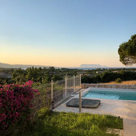 Дом отдыха Vista Mare Con Piscina A - Baia Sant'anna