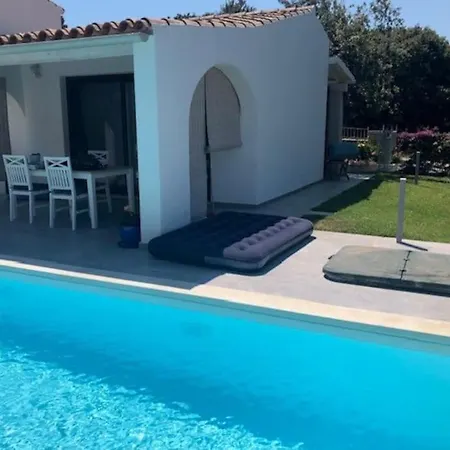 Дом отдыха Vista Mare Con Piscina A - Baia Sant'anna *