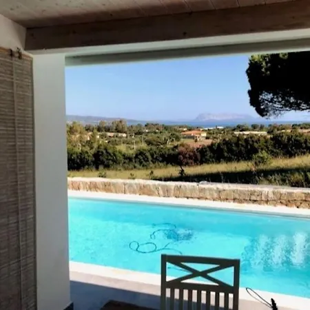Vista Mare Con Piscina A - Baia Sant'anna Будони