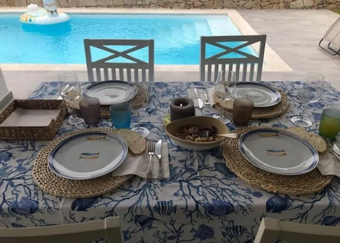 Vakantiehuis Vista Mare Con Piscina A - Baia Sant'anna *